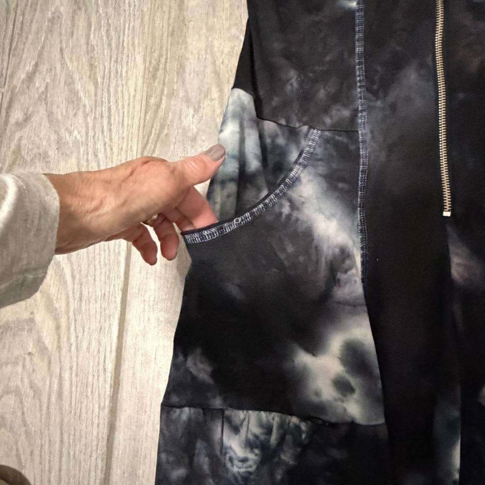 LIKE NEW! Women's Autumn Teneyl Tie Dye Sleeveless Jumpsuit - MEDIUM - Picture 10 of 11